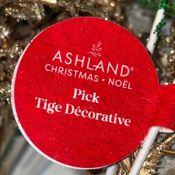 Ashland Red and Green Holiday Garland and wreath tiges - Picture 6 of 9